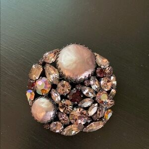 💜PRICE DROP 💜Vintage Weiss Baroque Pearl and Rhinestone brooch